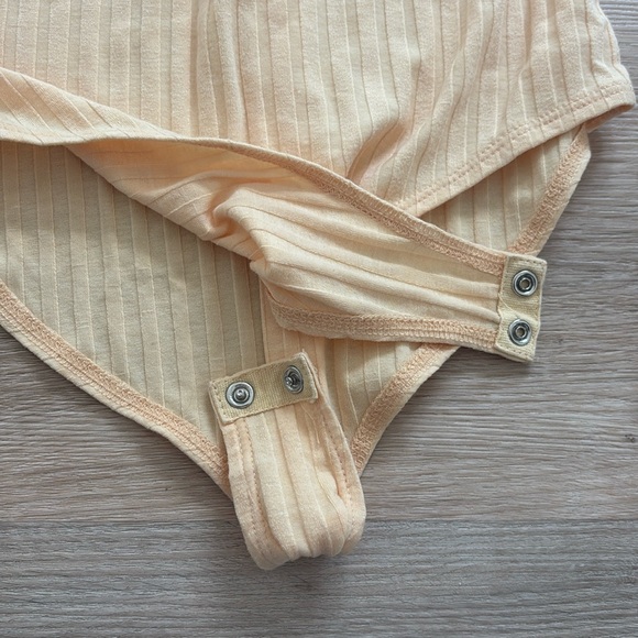 Forever 21 Yellow Ribbed Body Suit - Picture 4 of 5